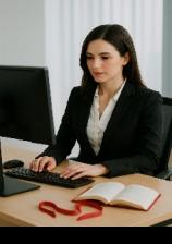 全公司的女人：白天穿套装，裙底却为每个人湿透